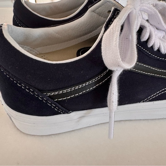 NEW! Vans Old Shool Unisex Suede Sneakers Navy Blue Wide Laces Womens 9 Mens 7.5 - Picture 6 of 11